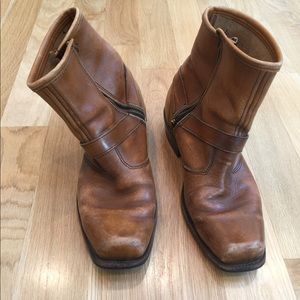 Leather square toe zip-up boot